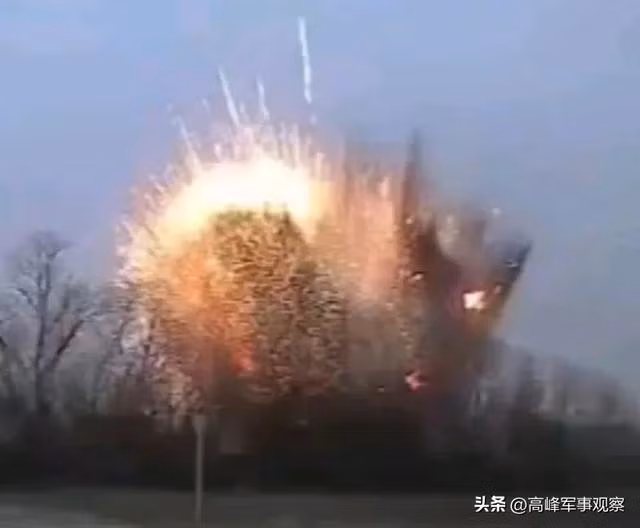 Bom UMPK tieu diet chi huy Lu doan Khyzhak cua Ukraine-Hinh-12