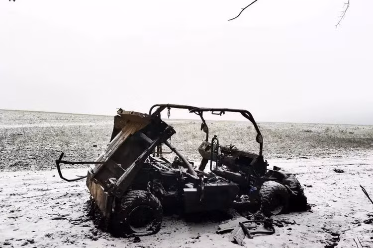 Lính Ukraine chết cóng ở mặt trận Kursk, thời tiết xuống -15 độ C - Hình 2 Linh Ukraine chet cong o mat tran Kursk, thoi tiet xuong -15 do C-Hinh-2