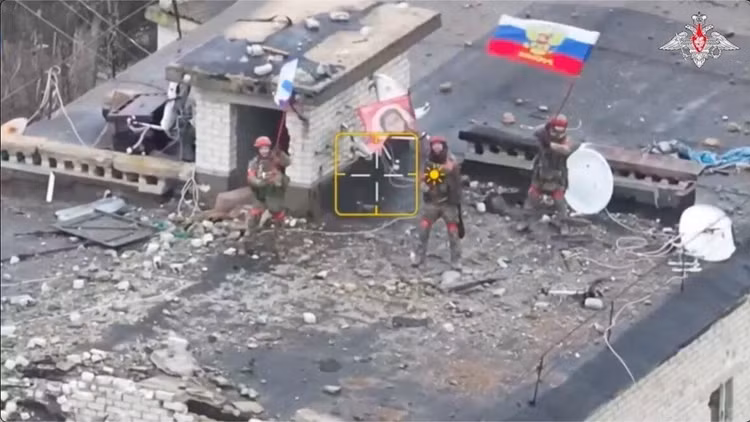 Don vi tinh nhue Ukraine bi xoa so, phong tuyen vo tran-Hinh-17