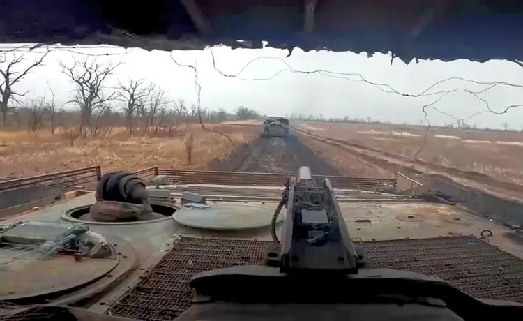 Kursk: 75.000 quan Nga vay chat 11.000 tan quan Ukraine-Hinh-18