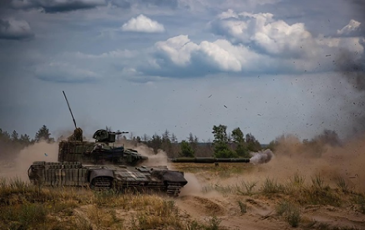 Nga dung chien thuat “tieu tho”, 2000 binh si Ukraine bi bao vay-Hinh-9