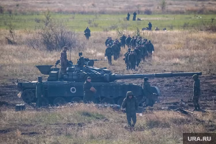 Thuyết phục đầu hàng thất bại, quân Nga dồn lực bao vây Velyka Novosilka - Hình 8 Thuyet phuc dau hang that bai, quan Nga don luc bao vay Velyka Novosilka-Hinh-8