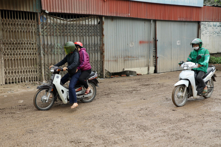 Ha Noi: Can canh con duong “dau kho” mai chua thoat kho-Hinh-4