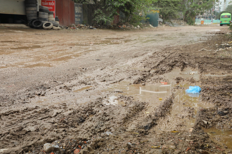 Ha Noi: Can canh con duong “dau kho” mai chua thoat kho-Hinh-6