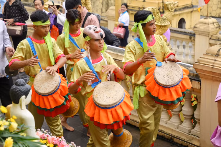 Kham pha Tet Chol Chnam Thmay cua dong bao Khmer ngay tai Ha Noi-Hinh-2