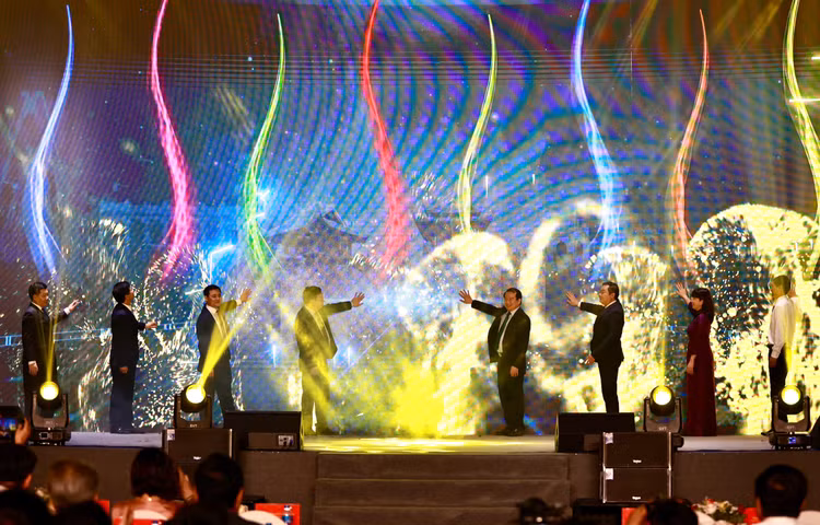 Chùa Thầy được công nhận là điểm du lịch Di tích Quốc gia đặc biệt Chua Thay duoc cong nhan la diem du lich Di tich Quoc gia dac biet