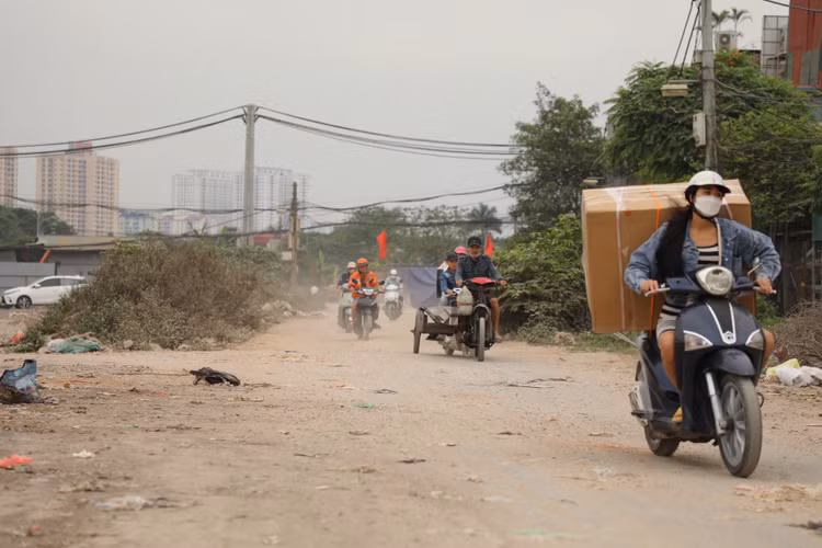 Ha Noi: Nguoi dan keu cuu vi phai song chung voi rac, bui-Hinh-3