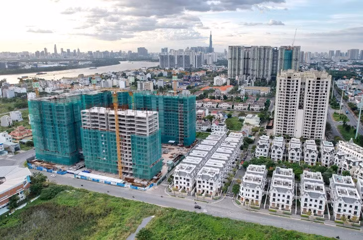 Bo bat buoc mua ban BDS qua san: Chuyen gia noi gi?-Hinh-2