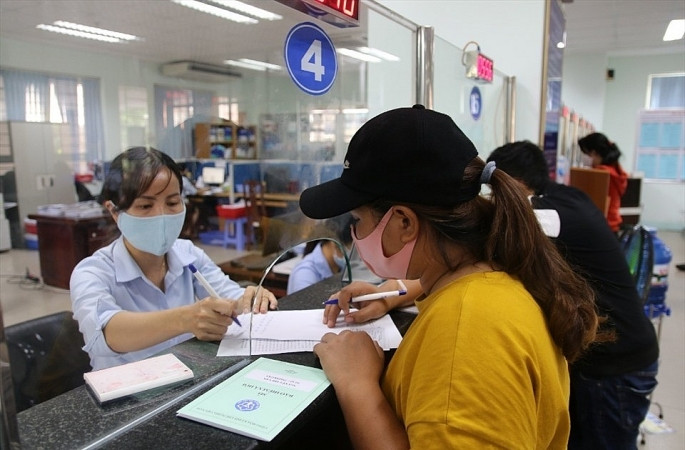 Rut BHXH mot lan: Thiet thoi qua lon cho nguoi lao dong