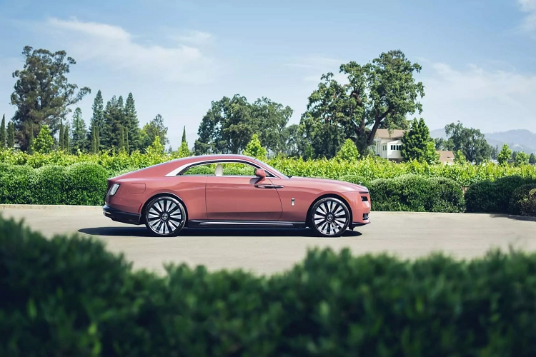 Ngam Rolls-Royce Spectre dac biet mau Morganite gia gan 10 ty dong-Hinh-2