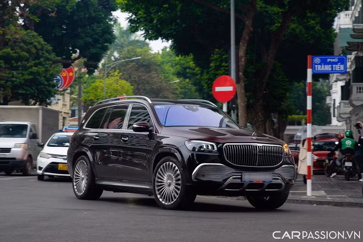 Chiem nguong dan xe tram ty dong dao pho Ha Noi can Tet Quy Mao-Hinh-12