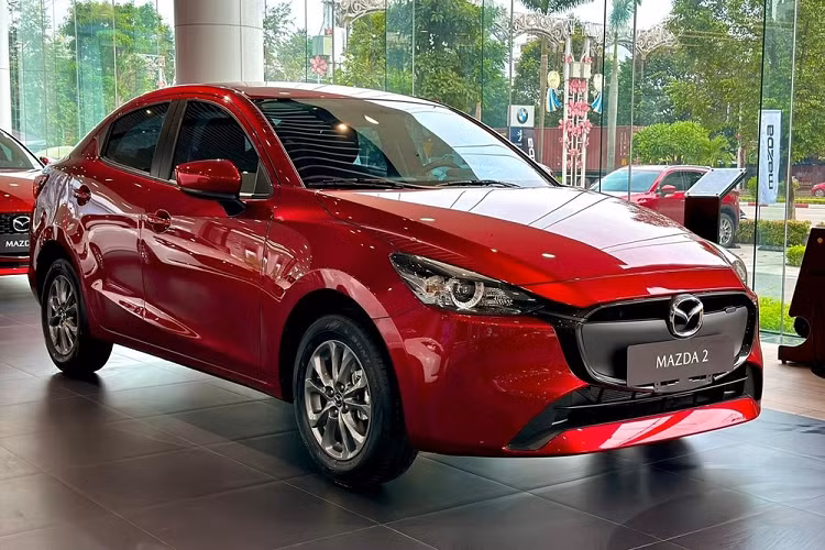 Mazda2 tiep tuc nang cap voi man hinh giai tri 