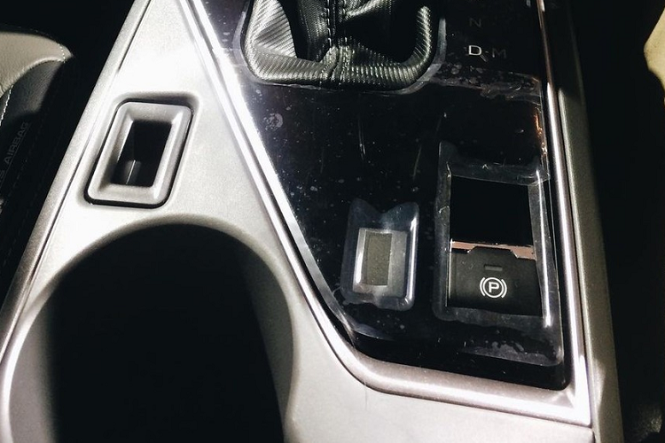 Can canh Subaru Crosstrek 2023 tu 868 trieu dong, 