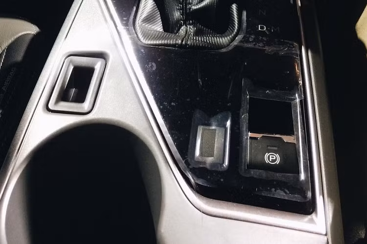 Can canh Subaru Crosstrek 2023 tu 868 trieu dong, 