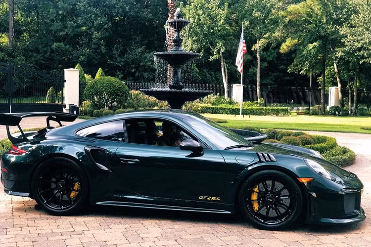 Porsche 911 GT2 RS “hang dong nat” rao ban duoc hon 3 ty dong-Hinh-3