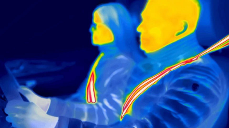 Xe oto dien co the dung day dai an toan co suoi vao mua dong-Hinh-2