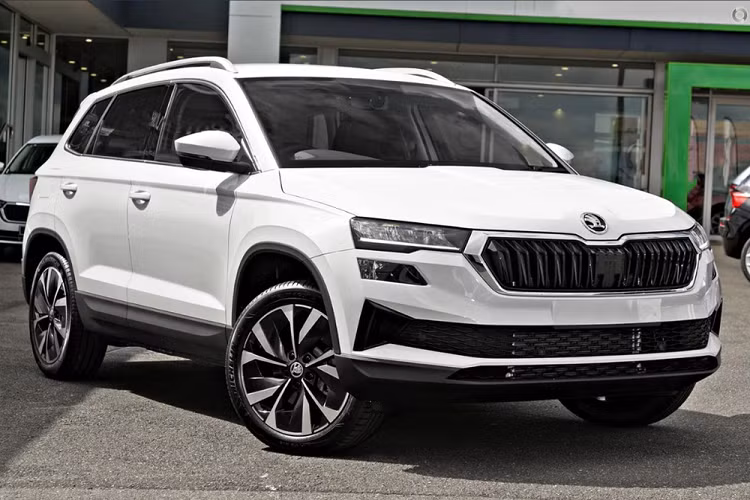 Can canh SUV do thi Skoda Karoq tai Viet Nam, 