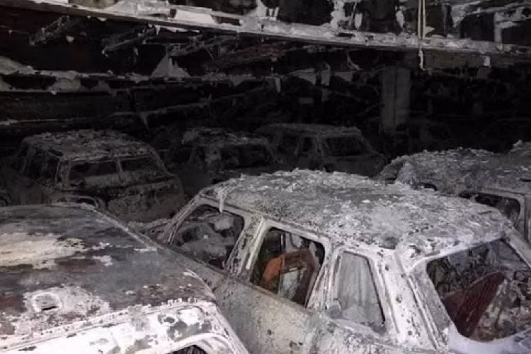 Ro ri hinh anh ben trong tau cho gan 3.800 oto chay tren bien-Hinh-5