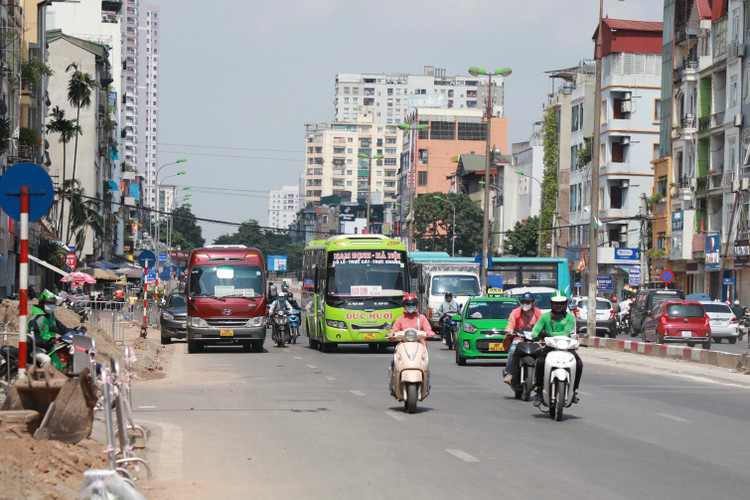 Can canh con duong khong bong cay, nong nhat Thu do-Hinh-4