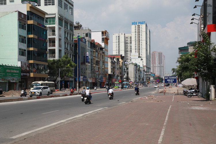 Can canh con duong khong bong cay, nong nhat Thu do-Hinh-3