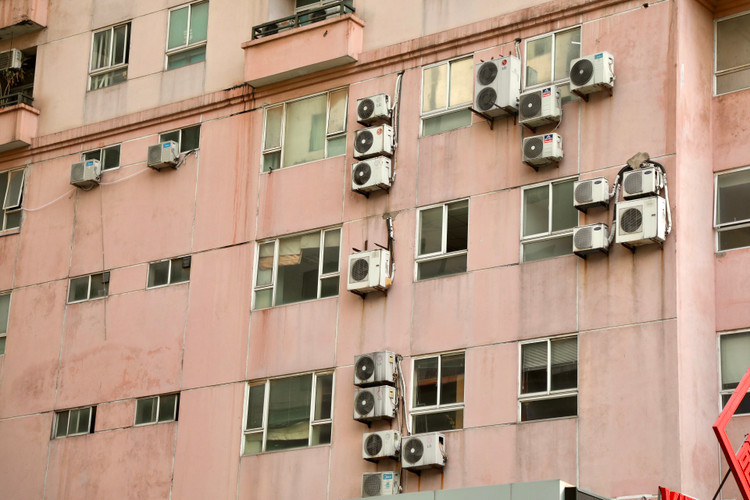 Ha Noi: Hiem hoa tu hang van cuc nong dieu hoa phoi nang, mua-Hinh-3