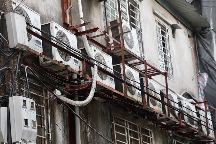 Ha Noi: Hiem hoa tu hang van cuc nong dieu hoa phoi nang, mua-Hinh-10