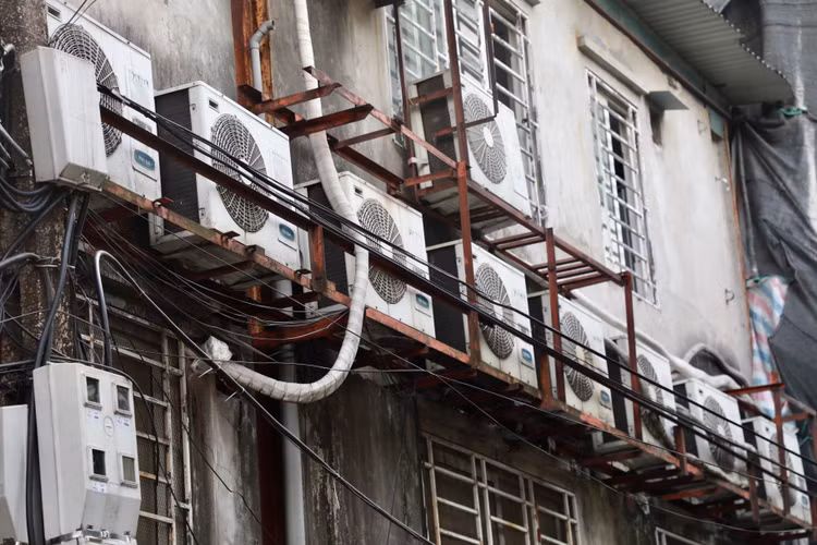 Ha Noi: Hiem hoa tu hang van cuc nong dieu hoa phoi nang, mua-Hinh-10