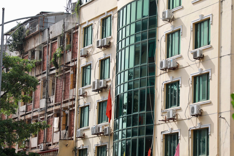 Ha Noi: Hiem hoa tu hang van cuc nong dieu hoa phoi nang, mua