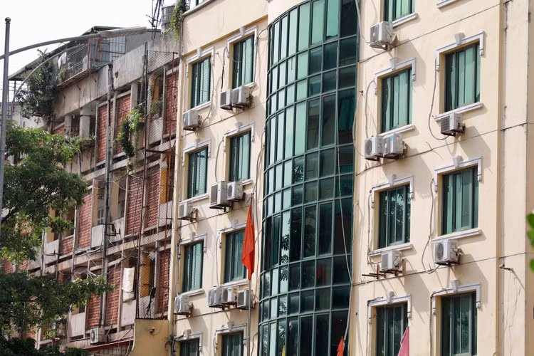 Ha Noi: Hiem hoa tu hang van cuc nong dieu hoa phoi nang, mua