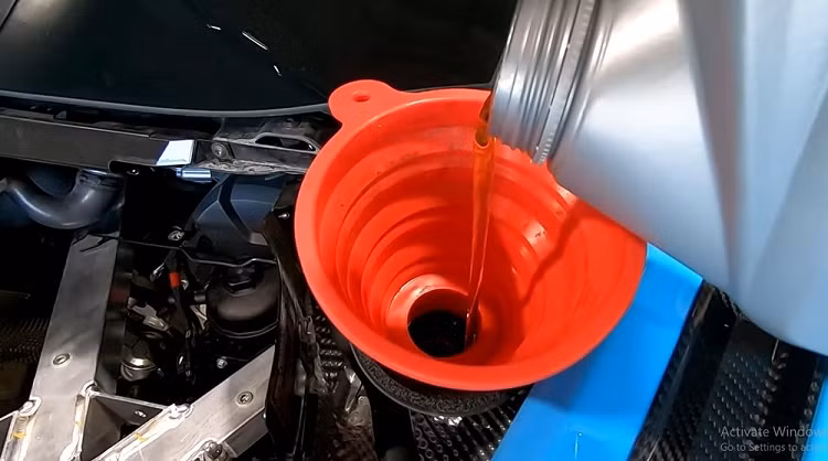 Thay dau nhot sieu xe co the khien chu nhan ton toi 600 trieu/lan-Hinh-4