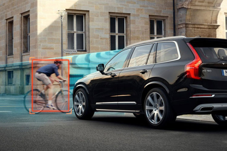 Nhung tinh nang an toan se cuu mang ca lai xe lan nguoi di bo