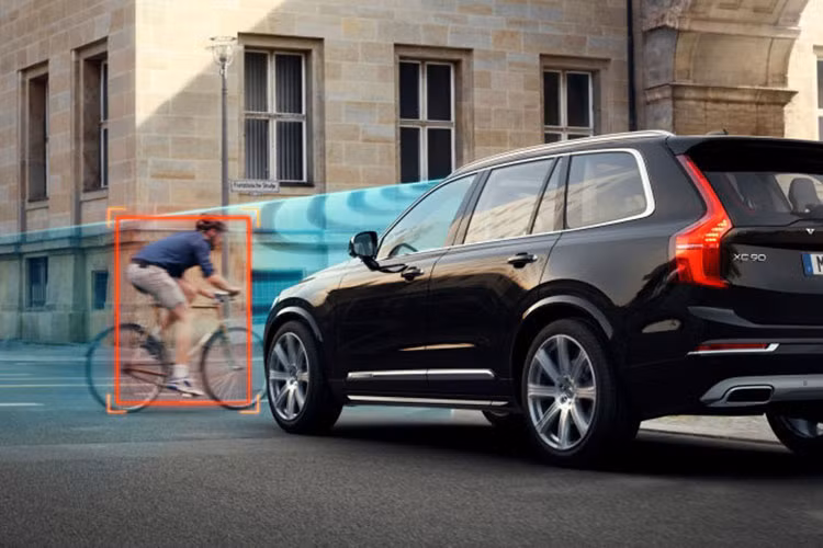 Nhung tinh nang an toan se cuu mang ca lai xe lan nguoi di bo