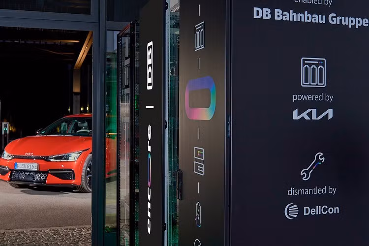 Ac quy xe oto dien khi “het han su dung” se di ve dau?