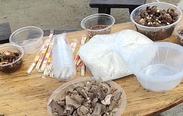 Mời tiệc nhưng cả làng không đến, nguyên nhân ai cũng đồng tình - Hình 6 Moi tiec nhung ca lang khong den, nguyen nhan ai cung dong tinh-Hinh-6