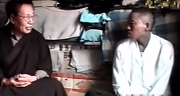 Săn rắn ăn thịt, lão nông hóa 'người rắn' đáng sợ và sự thật - Hình 12 San ran an thit, lao nong hoa 'nguoi ran' dang so va su that-Hinh-12