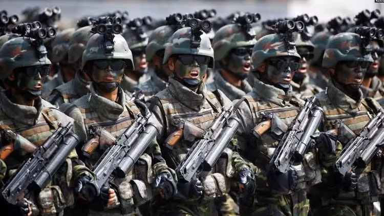 Trong tran danh dau tien, linh Trieu Tien diet 300 quan Ukraine o Kursk