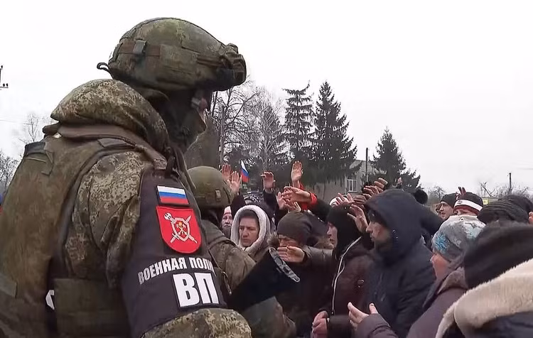 Mặt trận Kursk giao tranh ác liệt, hàng chục ngàn quân Ukraine thiệt mạng - Hình 12 Mat tran Kursk giao tranh ac liet, hang chuc ngan quan Ukraine thiet mang-Hinh-12