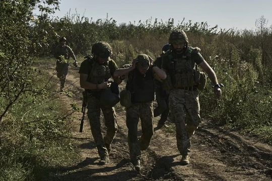 Quân đội Nga và Ukraine giao tranh quyết liệt ở phía nam Pokrovsk - Hình 14 Quan doi Nga va Ukraine giao tranh quyet liet o phia nam Pokrovsk-Hinh-14