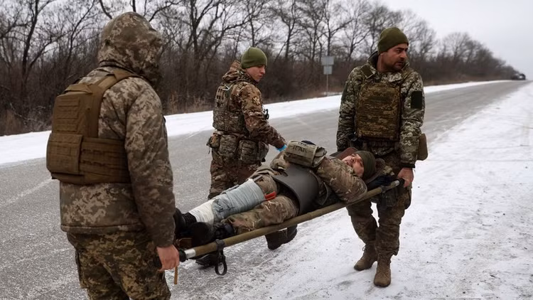 Ukraine thuong vong 2.000 quan mot ngay, huong nam Donetsk lam nguy-Hinh-5