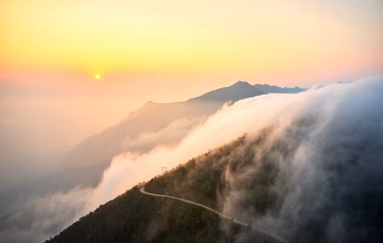 Ngam “Thien duong may Ta Xua” chieu hoang hon tuyet dep