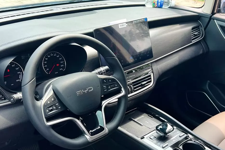 BYD M6 giá 756 triệu tại Việt Nam, đối thủ Toyota Innova Cross - Hình 5 BYD M6 gia 756 trieu tai Viet Nam, doi thu Toyota Innova Cross-Hinh-5