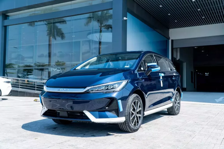 BYD M6 giá 756 triệu tại Việt Nam, đối thủ Toyota Innova Cross BYD M6 gia 756 trieu tai Viet Nam, doi thu Toyota Innova Cross