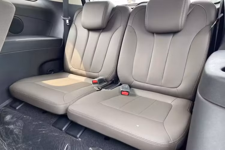 BYD M6 giá 756 triệu tại Việt Nam, đối thủ Toyota Innova Cross - Hình 7 BYD M6 gia 756 trieu tai Viet Nam, doi thu Toyota Innova Cross-Hinh-7