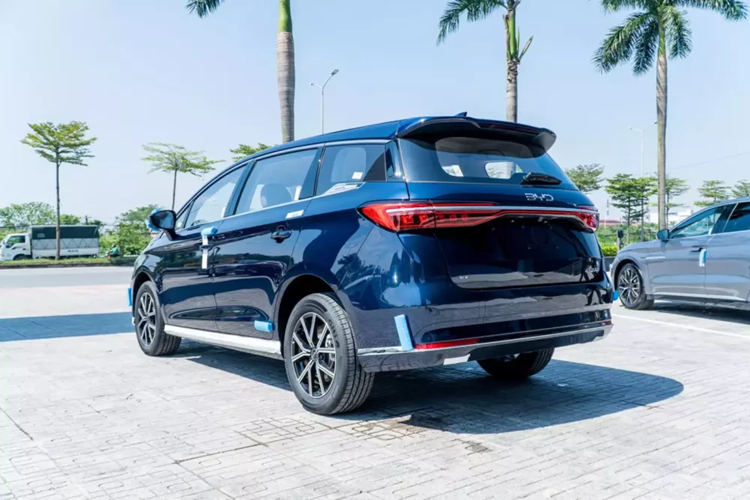 BYD M6 giá 756 triệu tại Việt Nam, đối thủ Toyota Innova Cross - Hình 12 BYD M6 gia 756 trieu tai Viet Nam, doi thu Toyota Innova Cross-Hinh-12