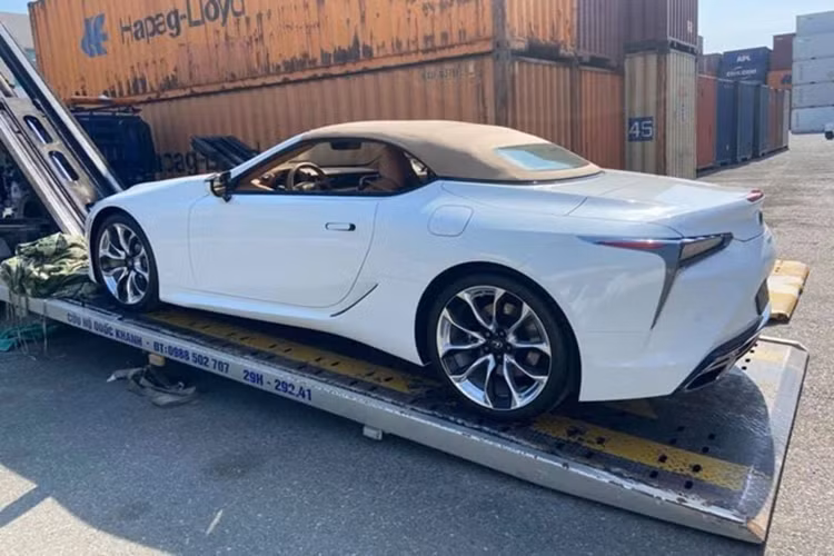 Lexus LC 500 Convertible hon 10 ty doc nhat Viet Nam 