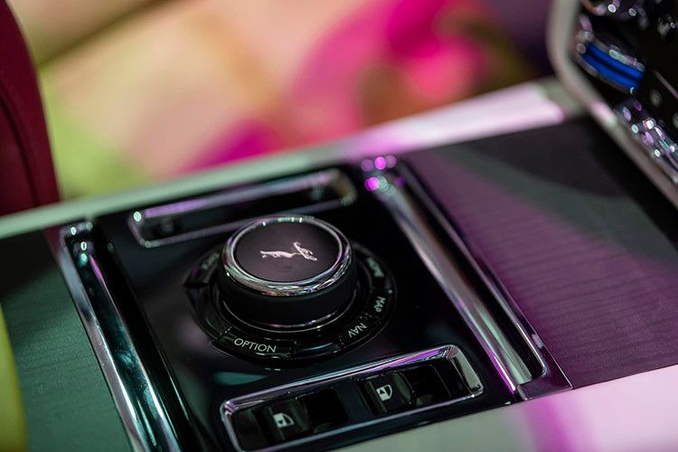 Rolls-Royce Spectre thứ 2 của đại gia Sài Gòn, không dưới 25 tỷ - Hình 11 Rolls-Royce Spectre thu 2 cua dai gia Sai Gon, khong duoi 25 ty-Hinh-11