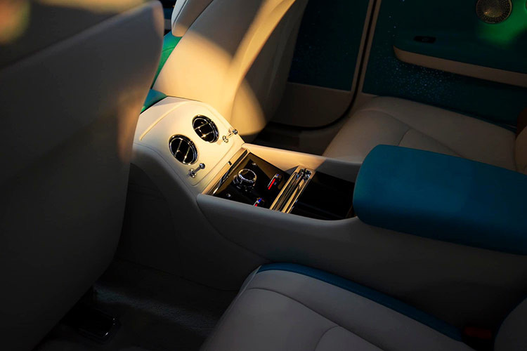 Rolls-Royce Spectre thứ 2 của đại gia Sài Gòn, không dưới 25 tỷ - Hình 12 Rolls-Royce Spectre thu 2 cua dai gia Sai Gon, khong duoi 25 ty-Hinh-12