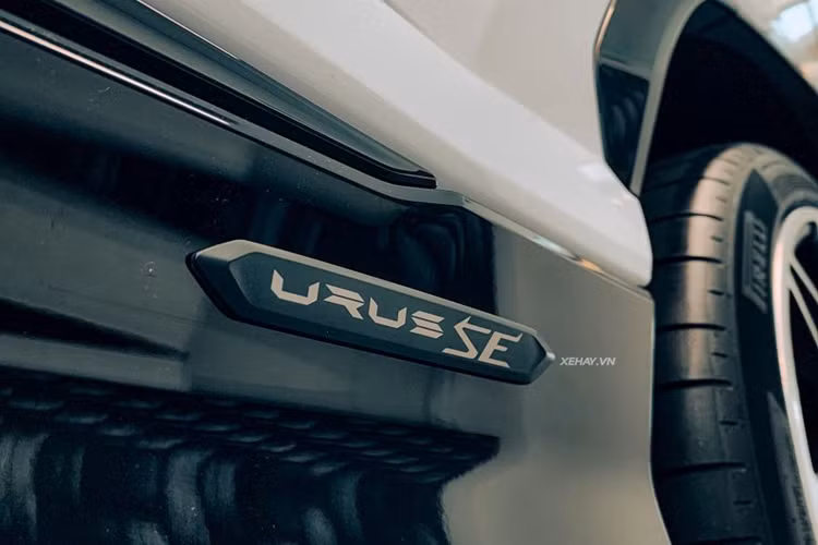 Cận cảnh siêu SUV Lamborghini Urus SE giá 15,6 tỷ tại Việt Nam - Hình 8 Can canh sieu SUV Lamborghini Urus SE gia 15,6 ty tai Viet Nam-Hinh-8