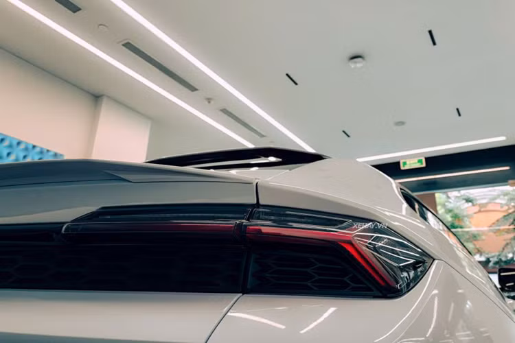 Cận cảnh siêu SUV Lamborghini Urus SE giá 15,6 tỷ tại Việt Nam - Hình 10 Can canh sieu SUV Lamborghini Urus SE gia 15,6 ty tai Viet Nam-Hinh-10