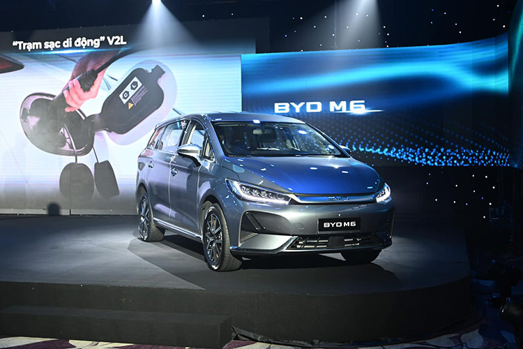 BYD M6 giá 756 triệu tại Việt Nam, đối thủ Toyota Innova Cross - Hình 13 BYD M6 gia 756 trieu tai Viet Nam, doi thu Toyota Innova Cross-Hinh-13